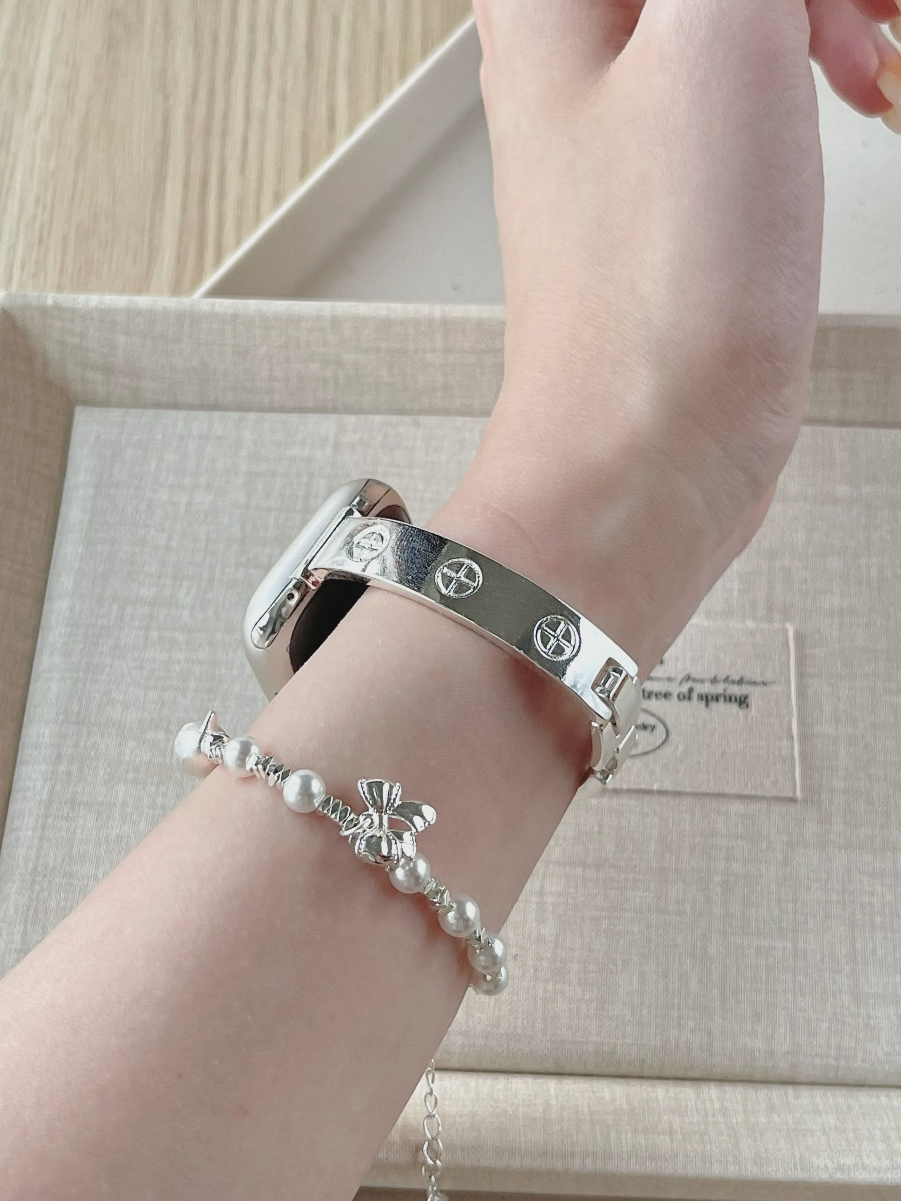 Luxury Metal Bangle Band