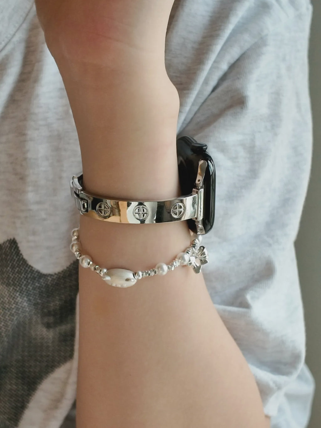 Luxury Metal Bangle Band